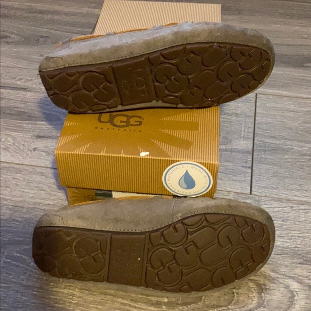 Boxed kept uggs - Picture 3 of 3